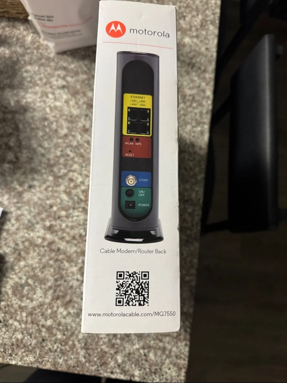 Motorola MG7550 Cable Modem + Router - Picture 4 of 6